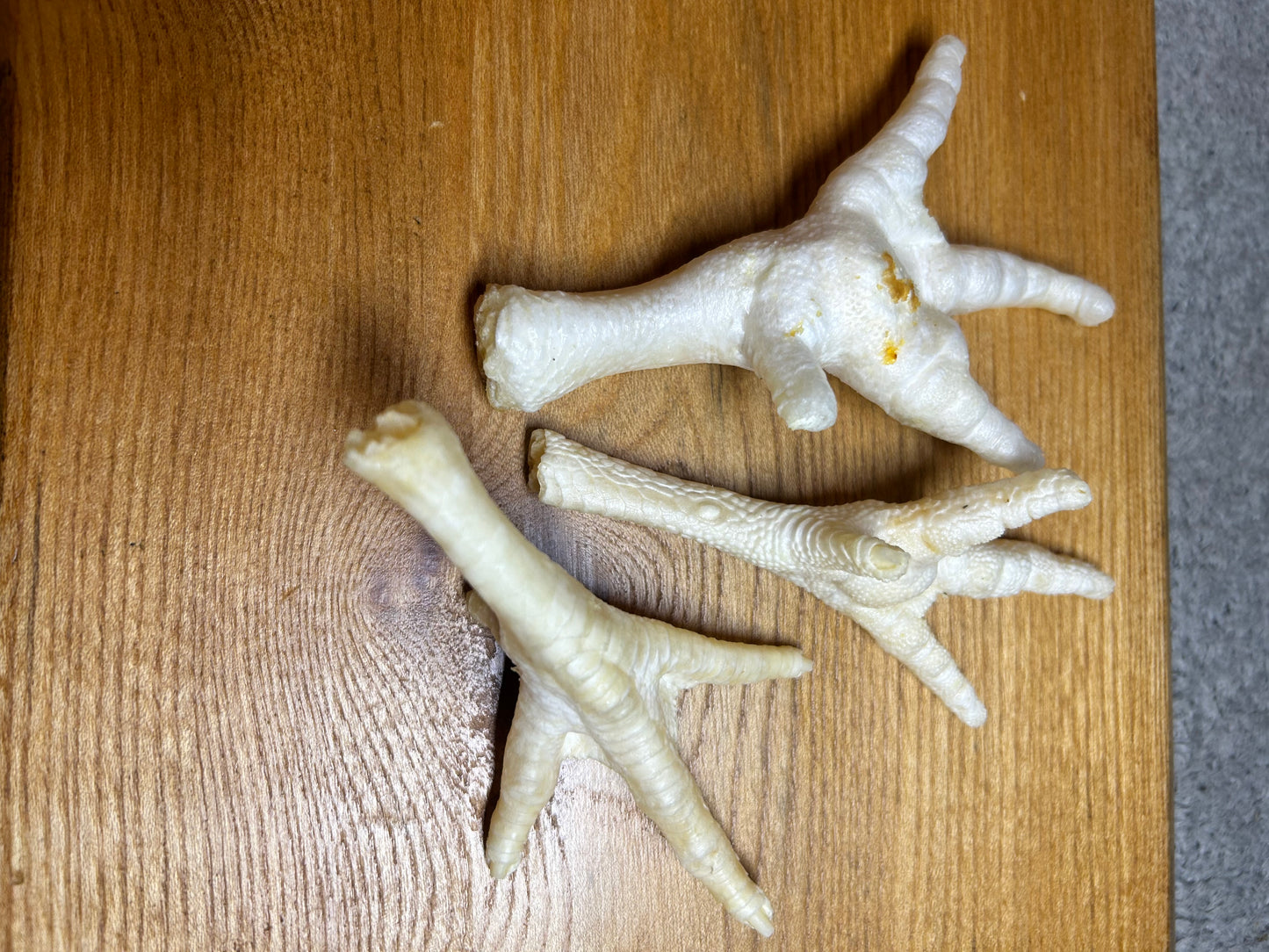 Puffed chicken feet